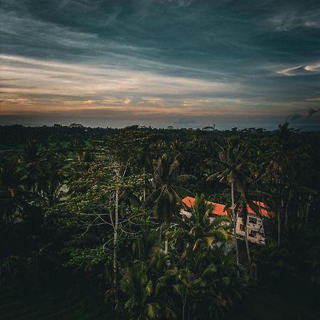 Ayu Duwur Beji Hotel Ubud  Exterior photo